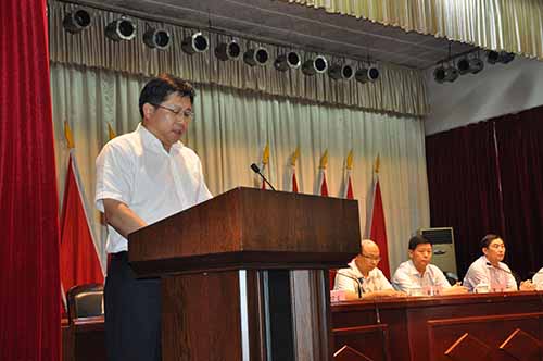 教學先進集體代表內科教研室主任李勇主任發言.JPG