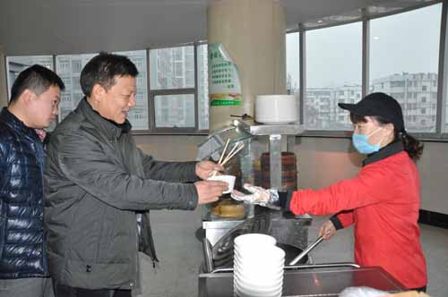 免費(fèi)早餐溫暖體檢客戶.JPG
