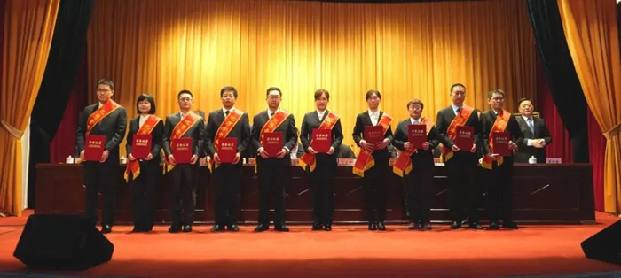 青年醫(yī)師.jpg